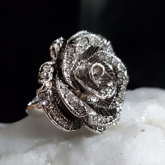 GG Unique Jewelry Jewelry - Ring Silver/Platinum-plated Diamond Cut